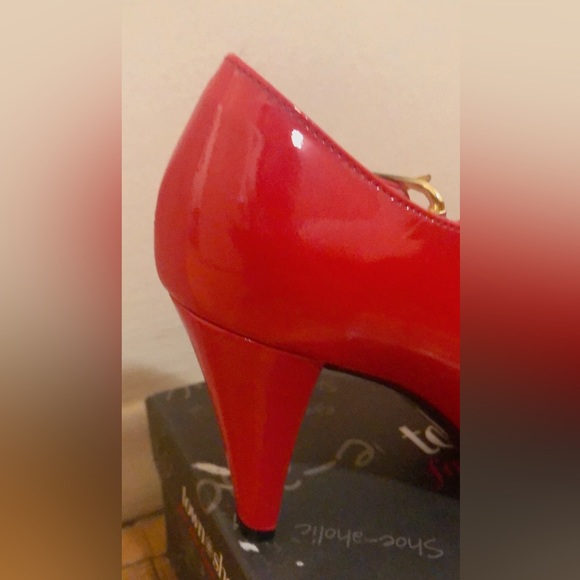 Red heels (good as new) - Picture 2 of 3
